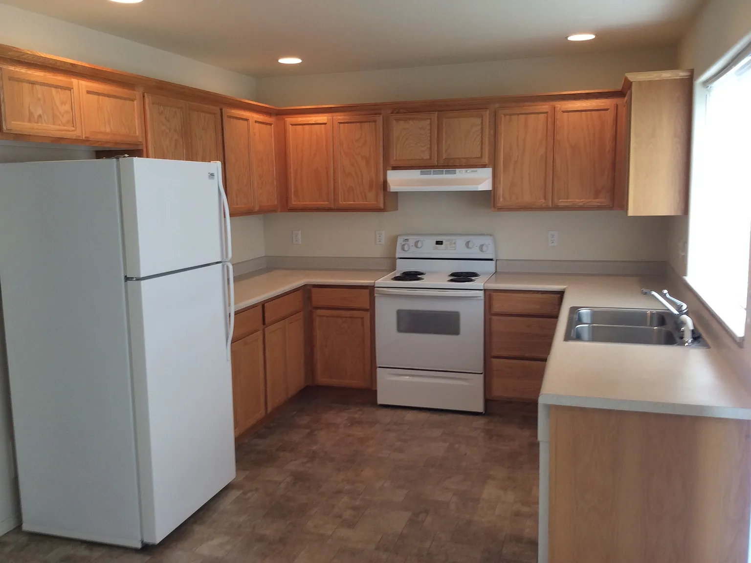 2 Story Home for Rent in Grants Pass, OR — Photo 2
