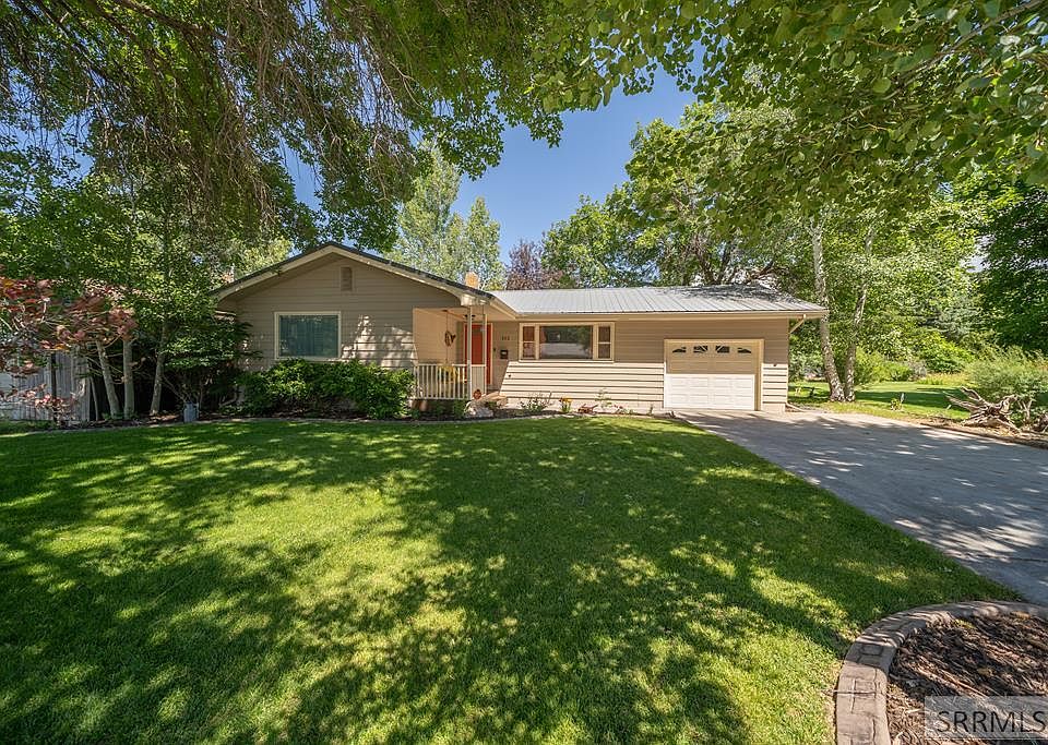 1st image of 802 Sonja Ave