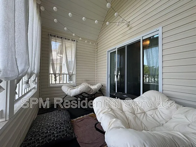 207 Fullford Ln #202 — Photo 17
