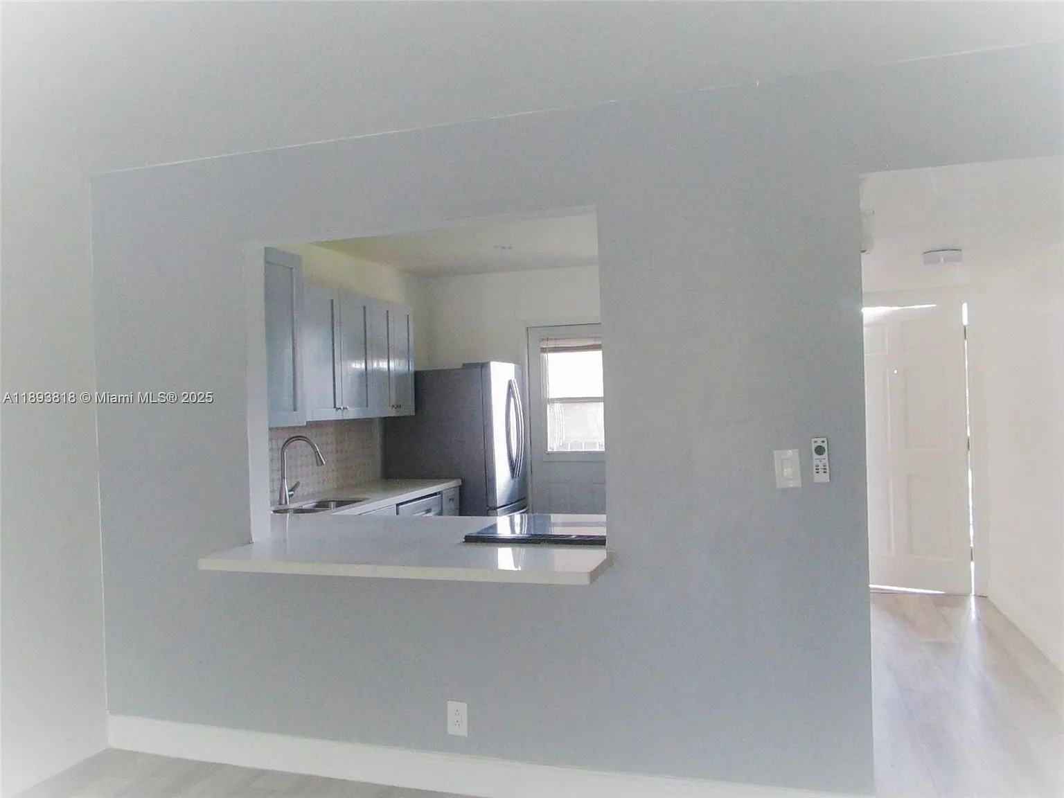 2 bed, 1000 sqft, $2,000 — Photo 3