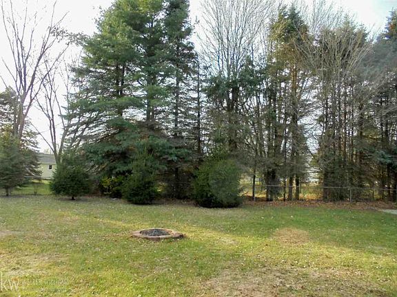3rd image of 3055 Stoneybrook Ln