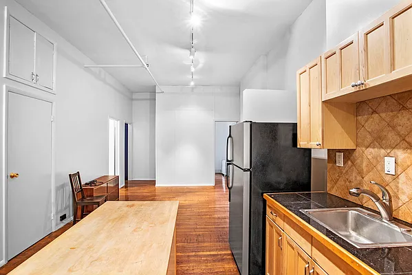 Rented by Oxford Property Group | media 29