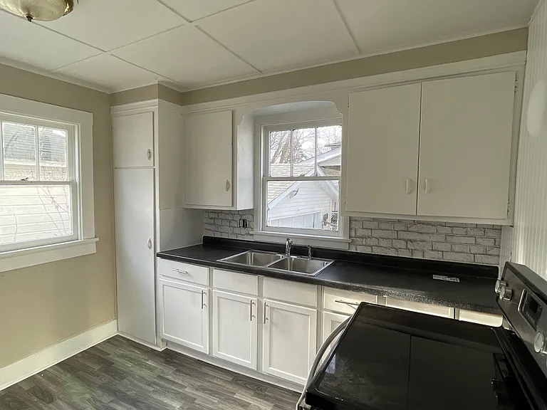 1254 S Chicago Ave — Photo 5
