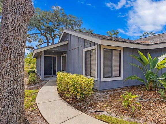 3rd image of 3907 Shady Glen Ln