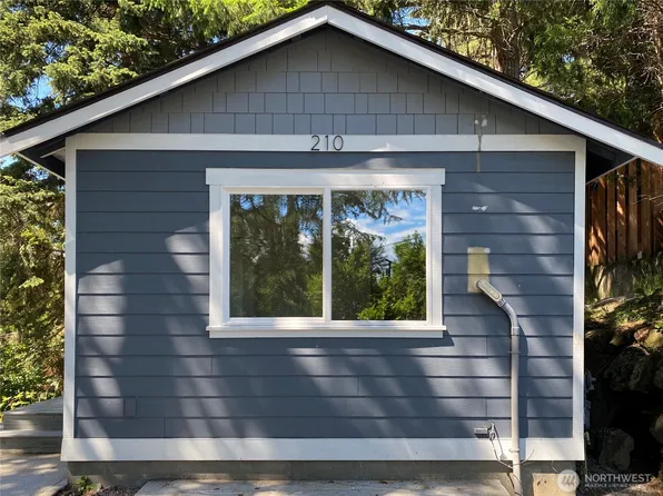 210 S 173rd Place #1, Burien, WA 98148