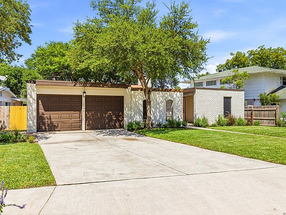 3rd image of 10806 LANDS RUN ST