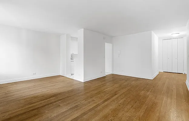 Rented by Mirador Real Estate | media 33