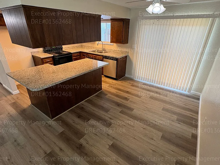 709 Deseret Way — Photo 9