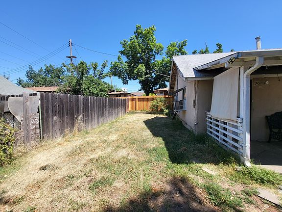 3rd image of 2620 Darwin St