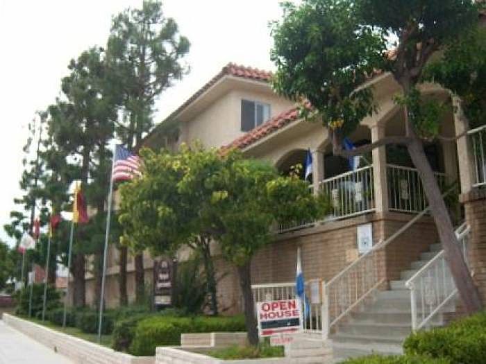 2nd image of 4205 W 129th St APT 26