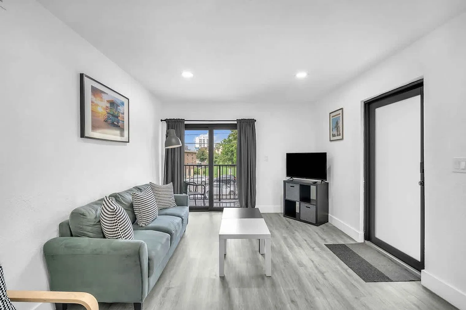 2 bed, 1.0 bath, 796 sqft, $3,204 — Photo 1