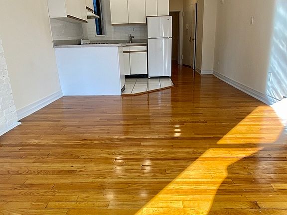 2nd image of 415 E 81st St APT 5a