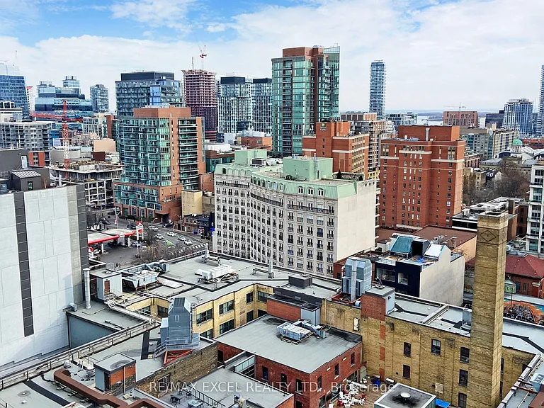 88 Queen St E #1710 — Photo 46