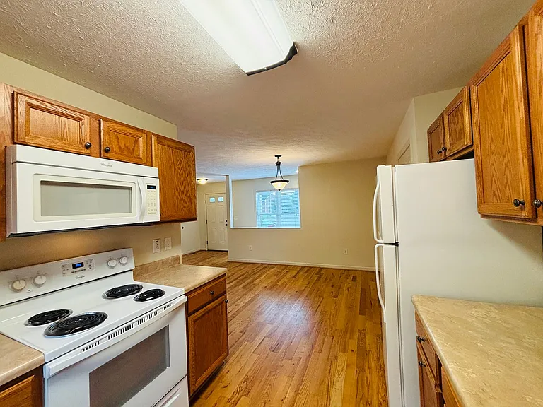 812 Glade Rd — Photo 11