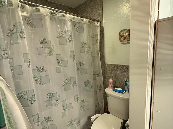 4th image of 8790 Dixon Ln