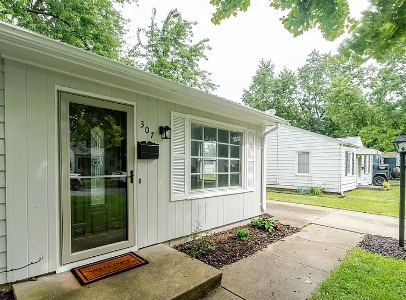 2 bed, 900 sqft, $1,675 — Photo 2