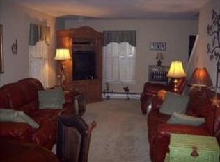 10 Leesburge Dr, Willow Street, PA 17584