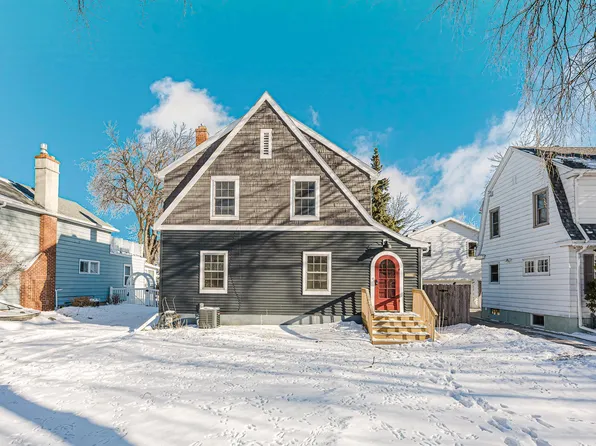 912 11th St S, Moorhead, MN 56560