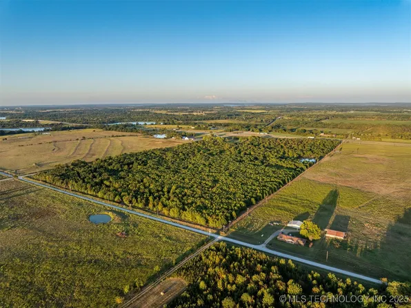 3 N 40th St W, Porter, OK 74454