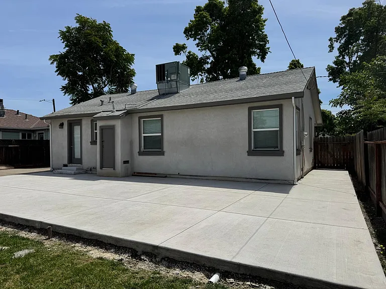 151 Hollywood Ave — Photo 9