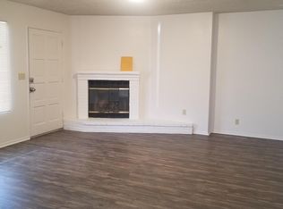 6013 Fairfax Rd APT B, Bakersfield, CA 93306