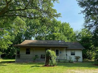 18185 N Miller Lake Ln, Mount Vernon, IL 62864