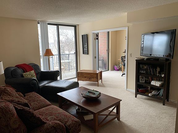 5th image of 511 Aurora Ave Unit 412