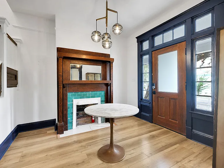 1407 Hubbard St — Photo 4