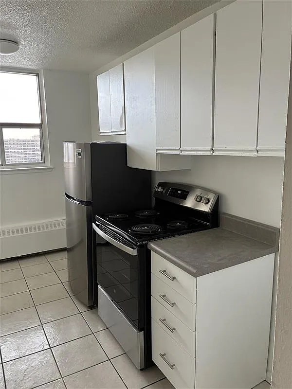 2900 Jane Street — Photo 2