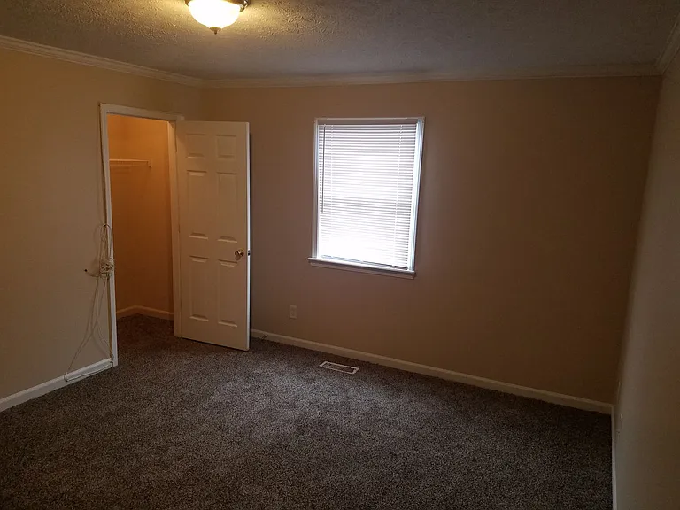 601 Wooddale Ter — Photo 13