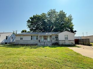 1738 S Montebello Ave, Springfield, MO 65807