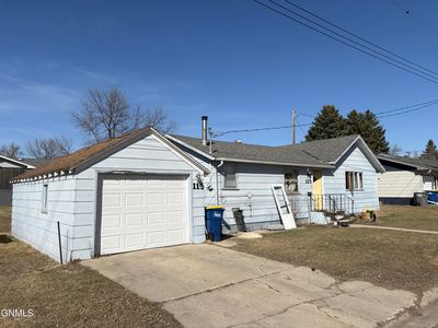 113 3rd St S, Ellendale, ND, 58436