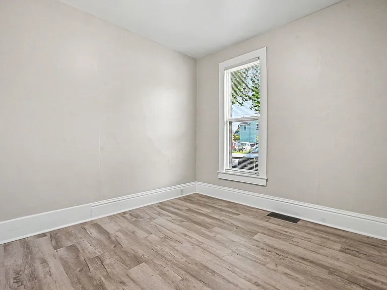 513 Wheaton Ave — Photo 6