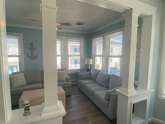 3rd image of 326 E Juniper Ave #Top