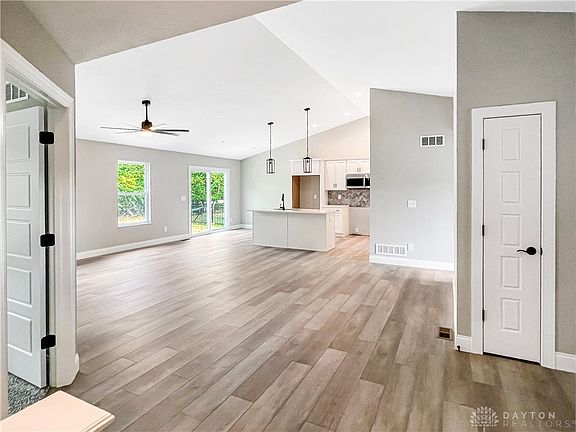 4th image of 44 Walnut Hills Ct