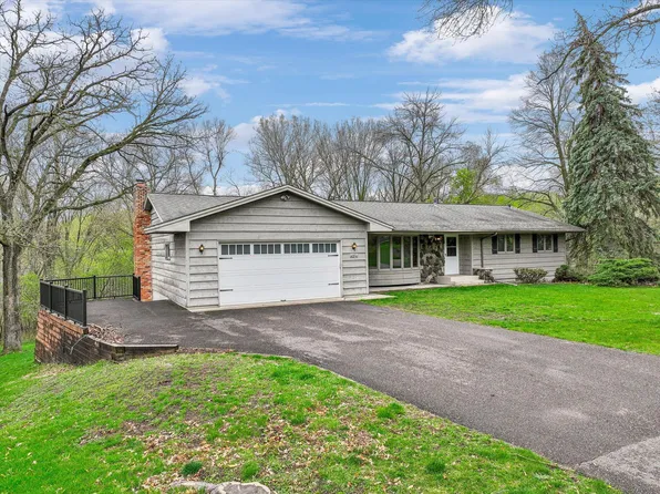 16251 S Hillcrest Ct, Eden Prairie, MN 55346