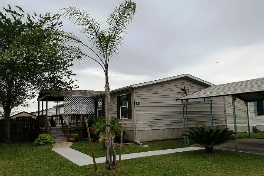 1st image of 40 Club House Dr