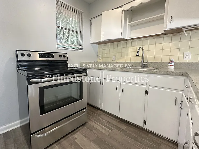 1160 Comanche St #4 — Photo 8