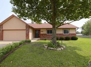 411 W Terrace Wood Dr, Saint marys, KS 66536