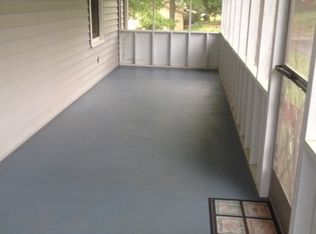 303 Jaynes St, Walhalla, SC 29691