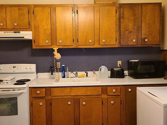 5th image of 709 N Blaine St
