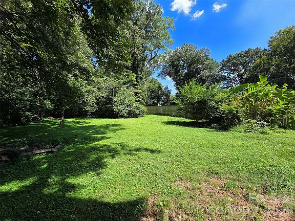 3rd image of 4103 Glenwood Dr