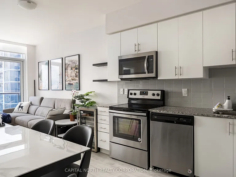 3700 Highway 7 Rd #Penthouse 10 — Photo 9