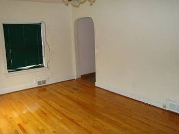 5th image of 2505 Richard Ave NE