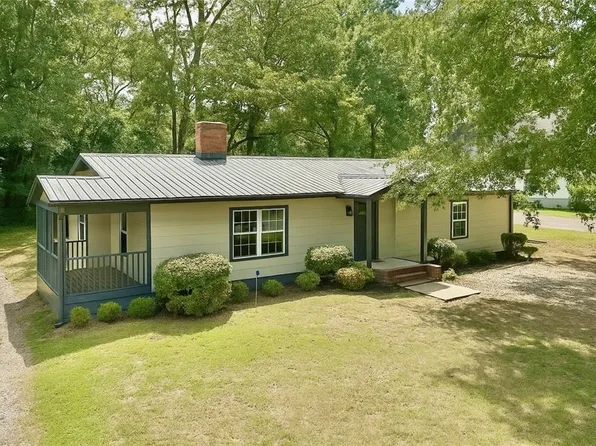 127 Holly St, Social Circle, GA 30025