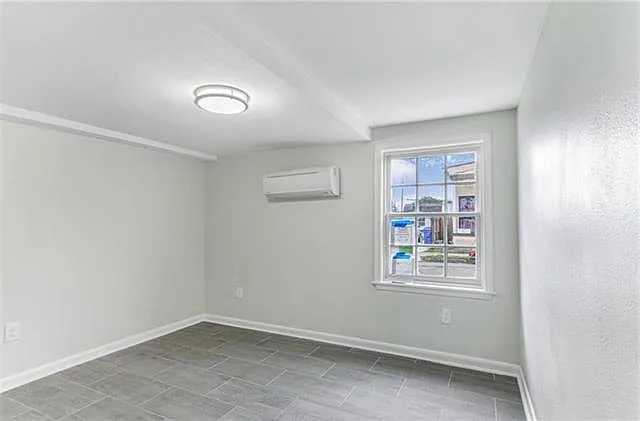 2232 Amelia St — Photo 5