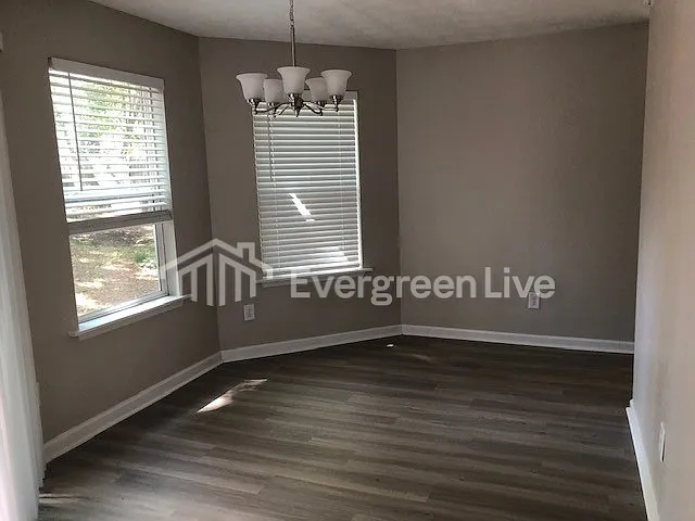 2613 Laurel View Dr — Photo 4