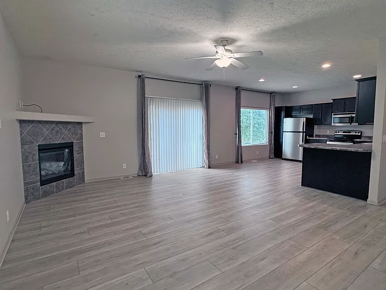 16305 Browne St — Photo 10