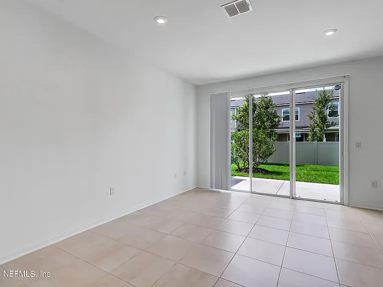 280 Anthony Dr — Photo 20
