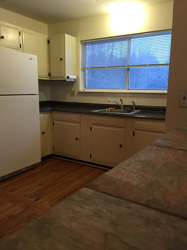 2 bed, 1.5 bath, 891 sqft, $1,995 — Photo 3